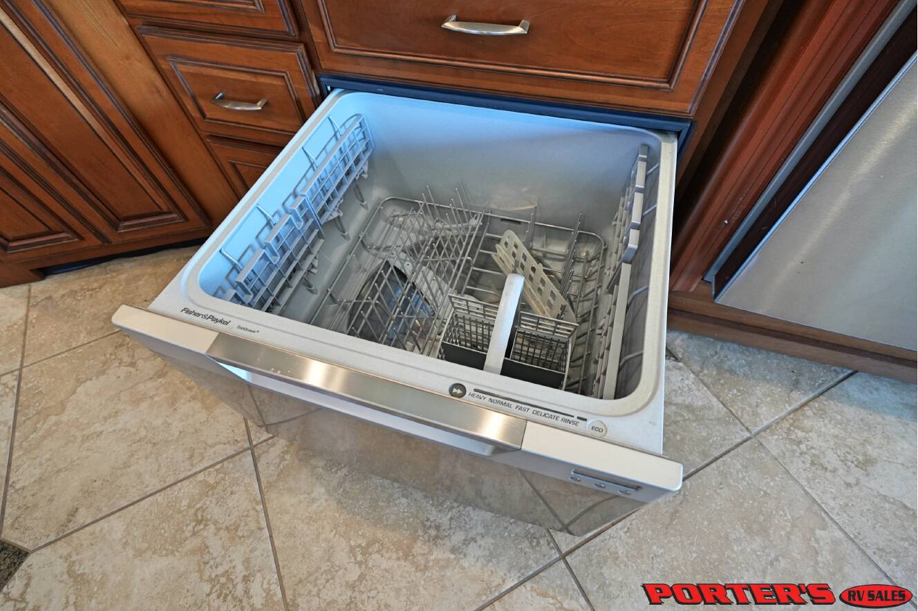 A photo of this 2010 Itasca ELLIPSE 40BD