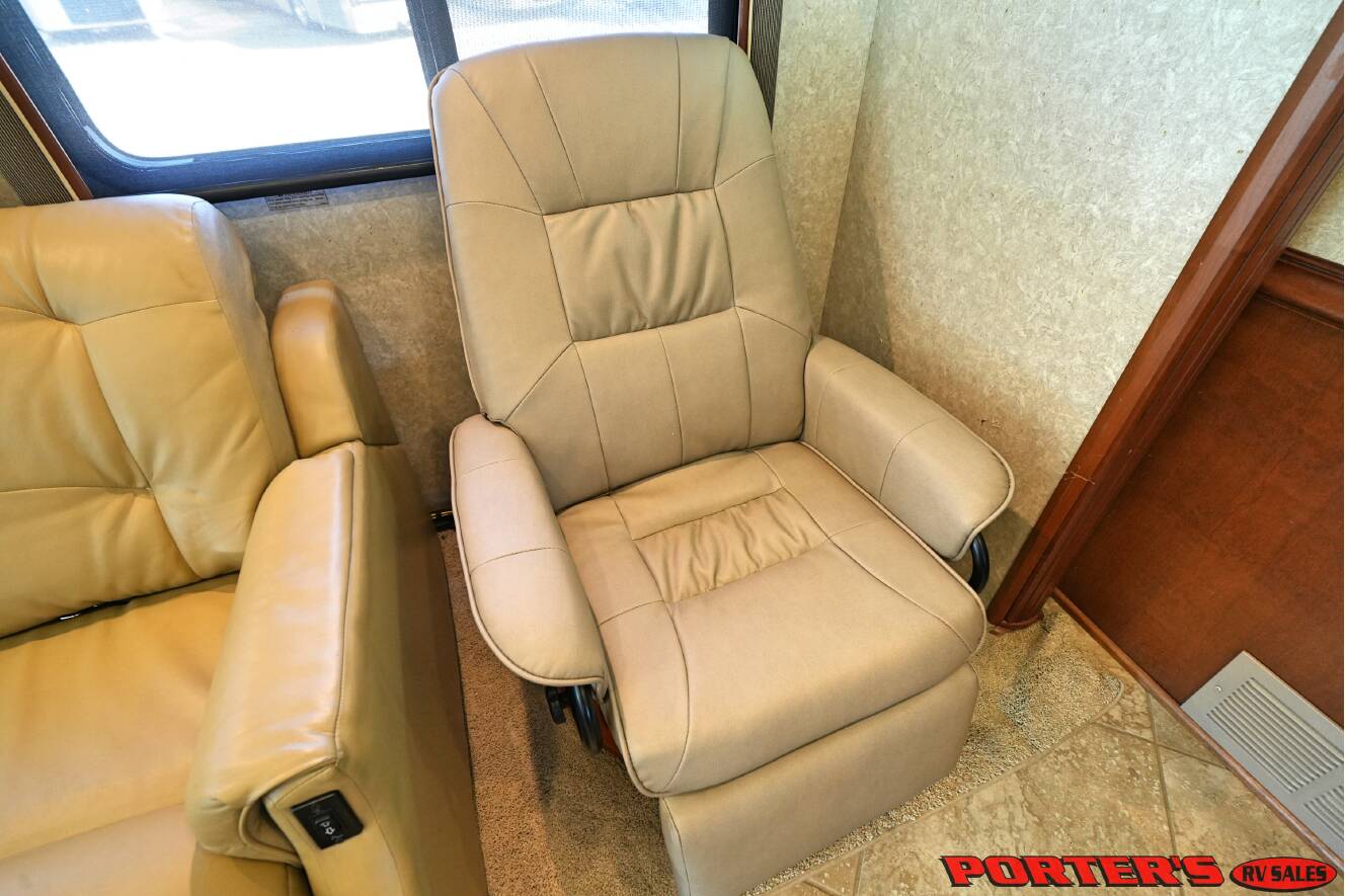 A photo of this 2010 Itasca ELLIPSE 40BD