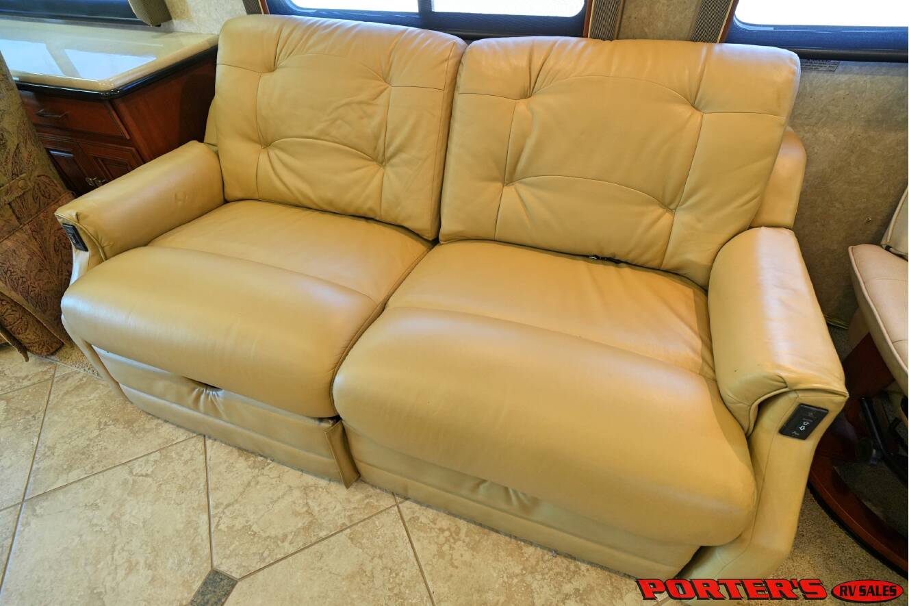 A photo of this 2010 Itasca ELLIPSE 40BD