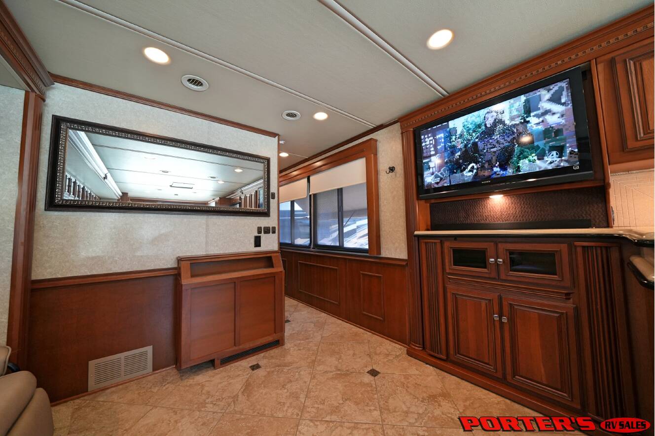 A photo of this 2010 Itasca ELLIPSE 40BD