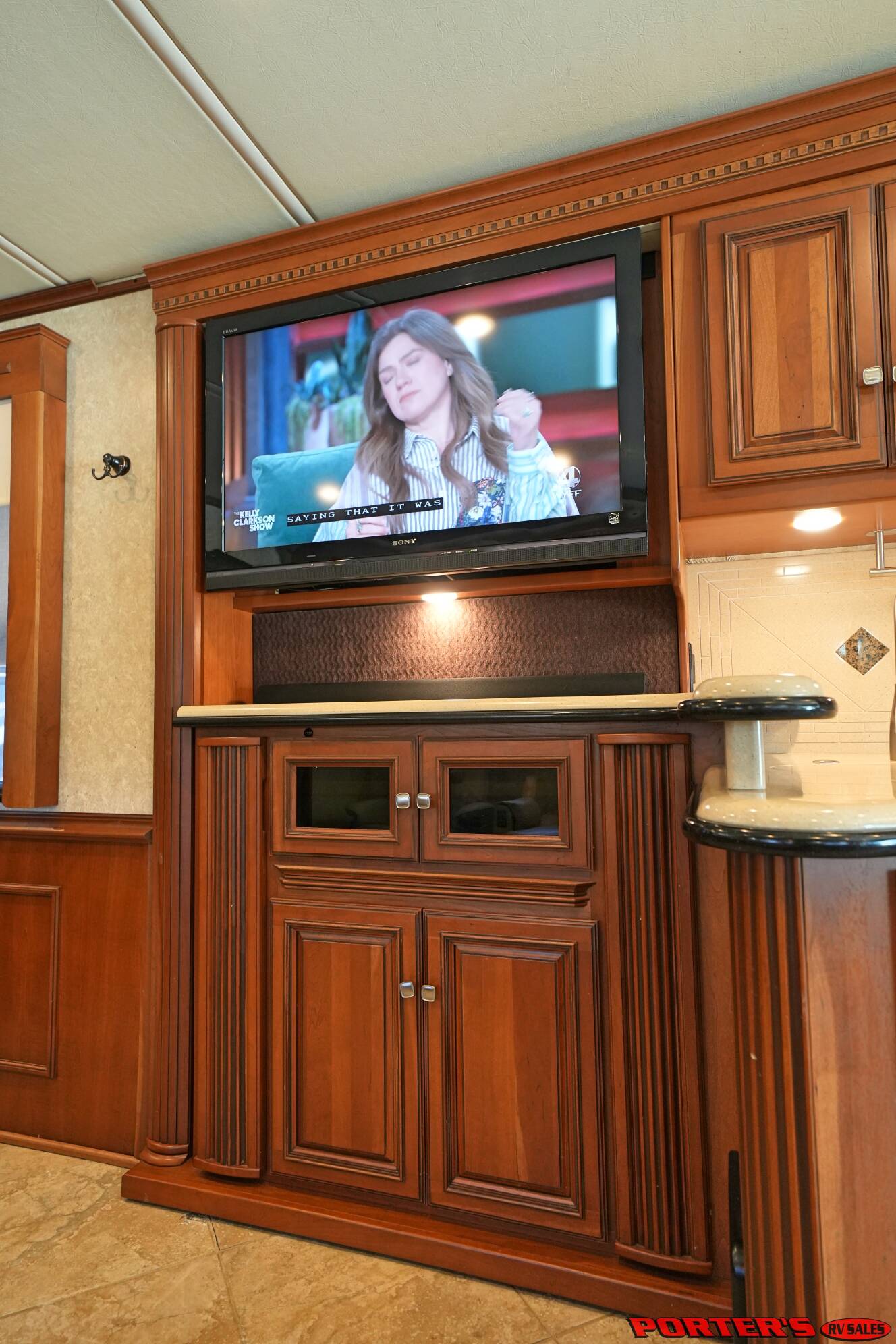 A photo of this 2010 Itasca ELLIPSE 40BD