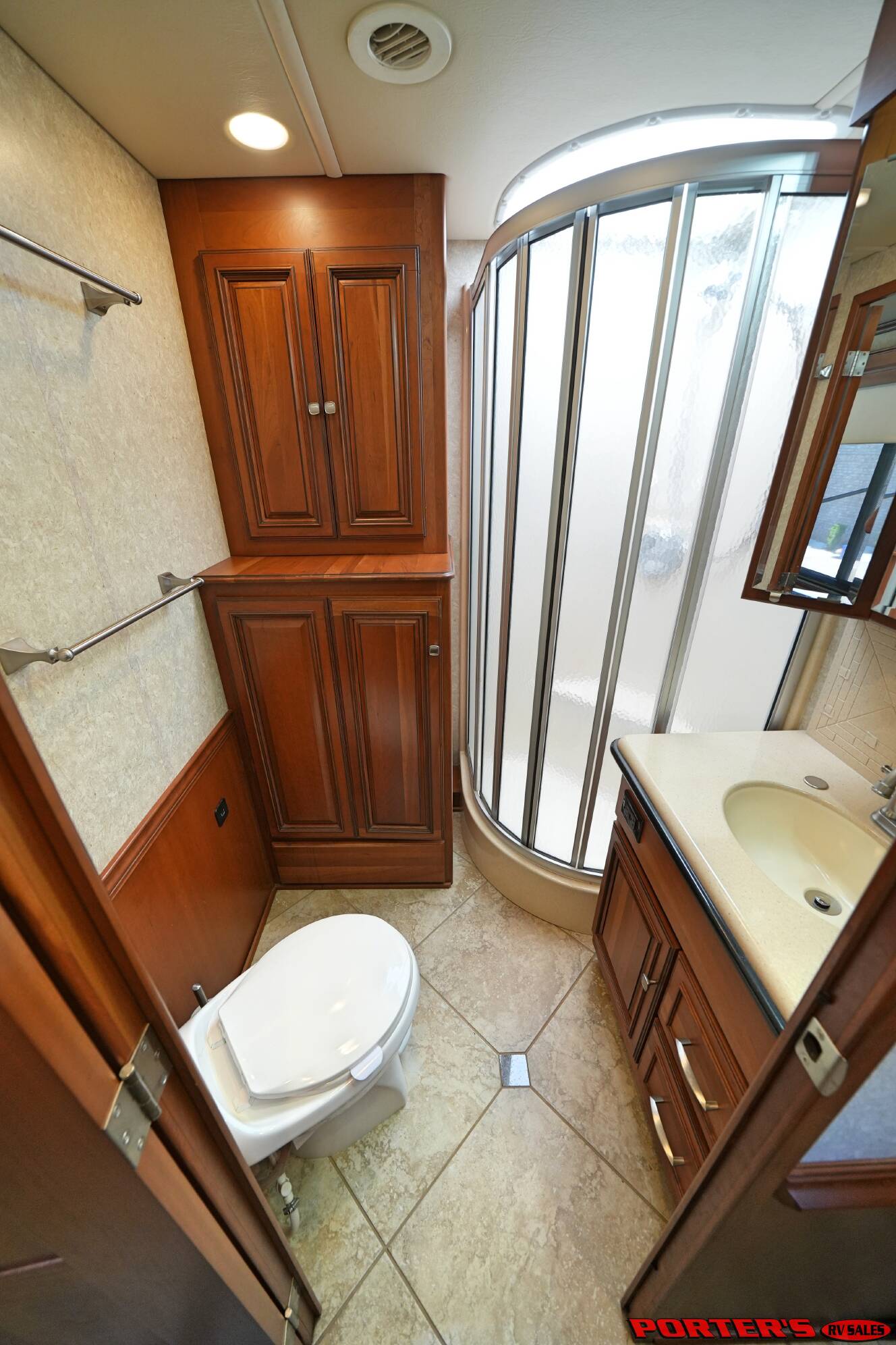 A photo of this 2010 Itasca ELLIPSE 40BD
