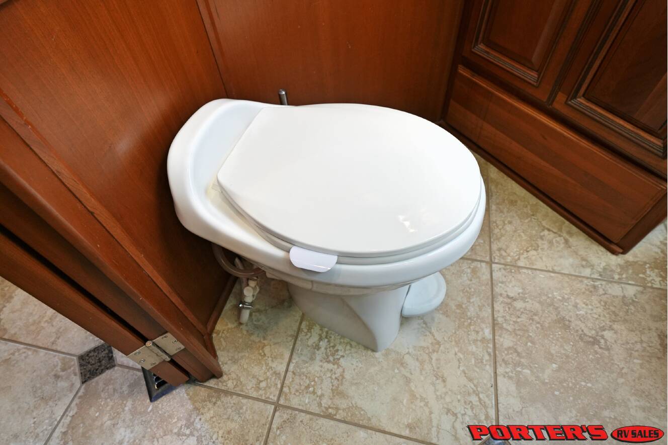 A photo of this 2010 Itasca ELLIPSE 40BD