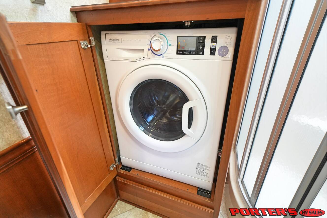 A photo of this 2010 Itasca ELLIPSE 40BD