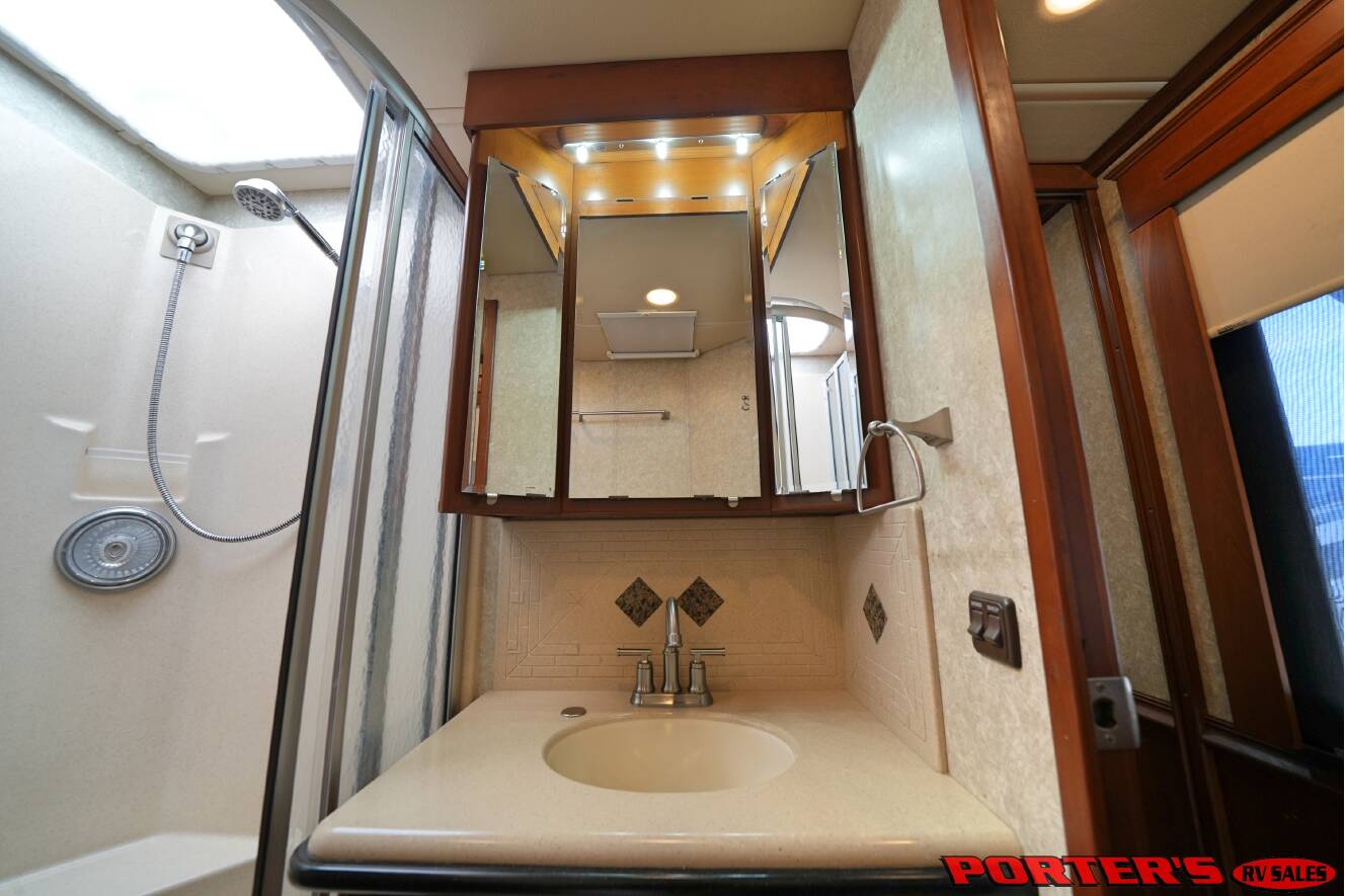 A photo of this 2010 Itasca ELLIPSE 40BD