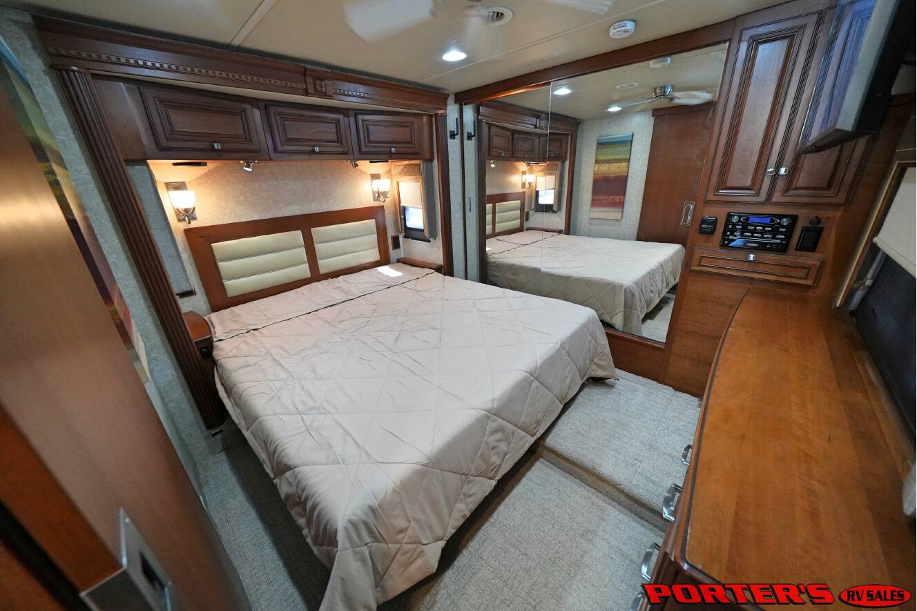 A photo of this 2010 Itasca ELLIPSE 40BD