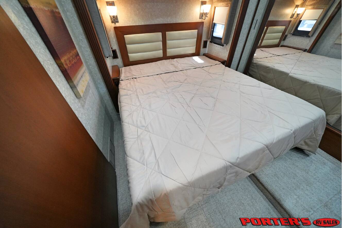 A photo of this 2010 Itasca ELLIPSE 40BD