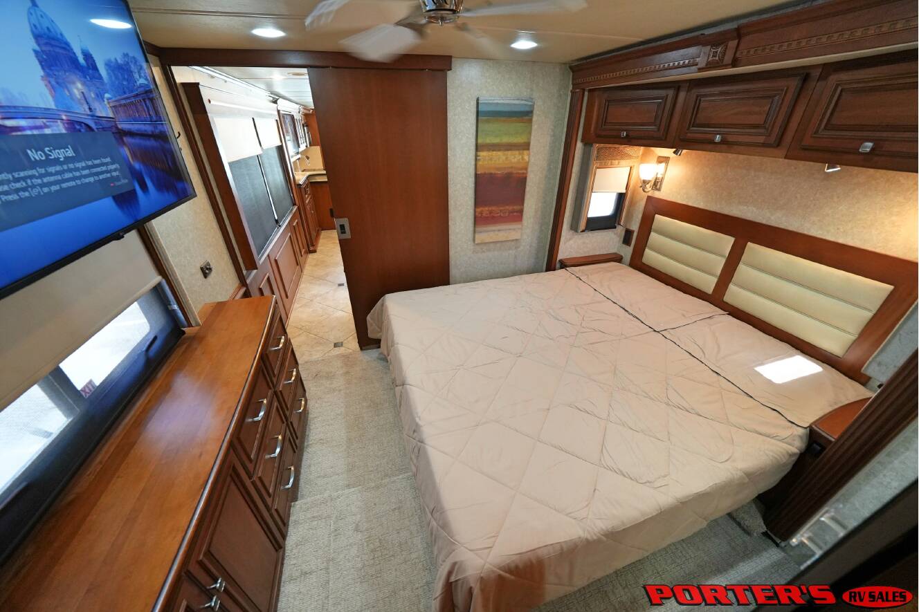 A photo of this 2010 Itasca ELLIPSE 40BD