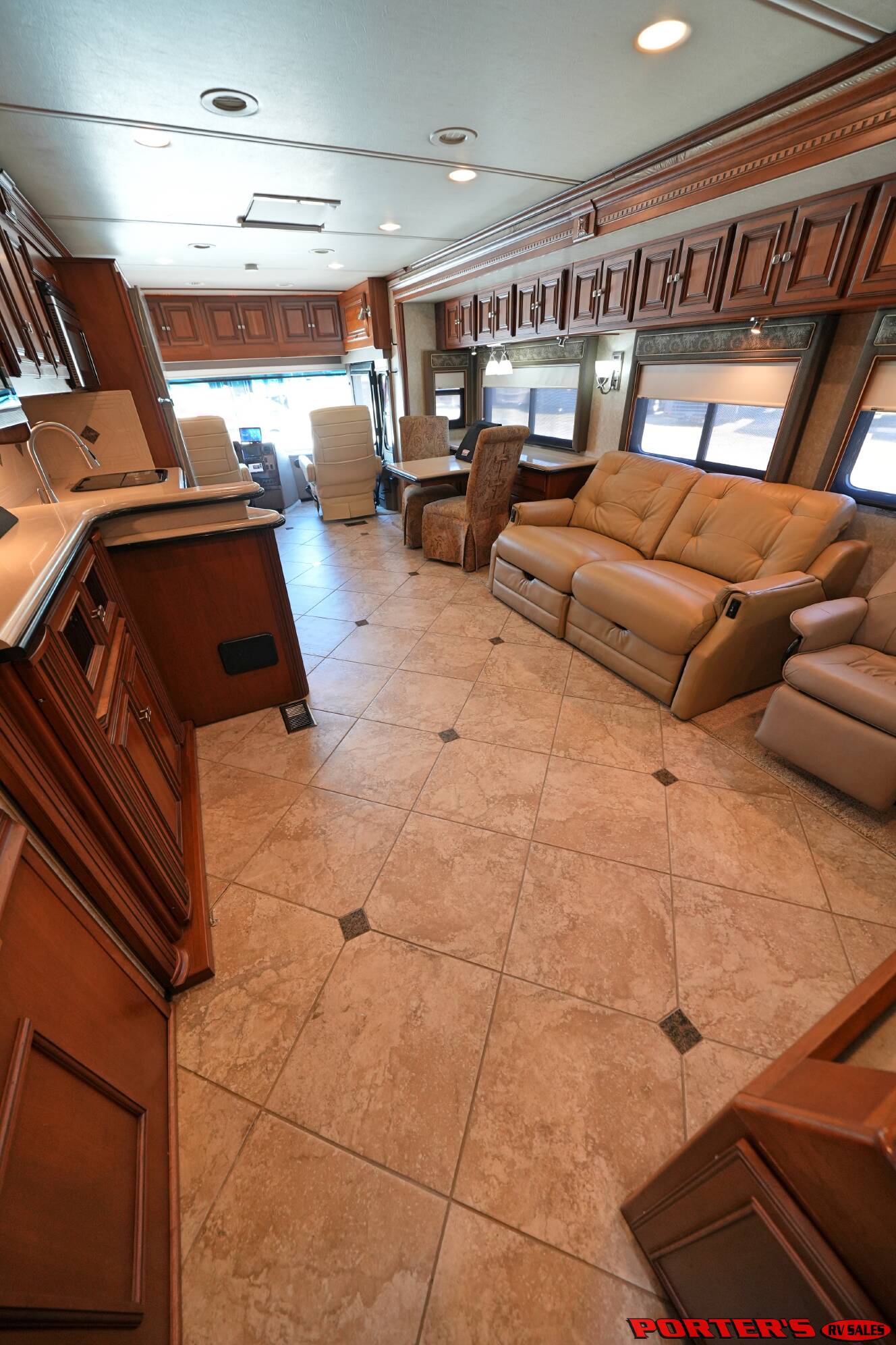 A photo of this 2010 Itasca ELLIPSE 40BD