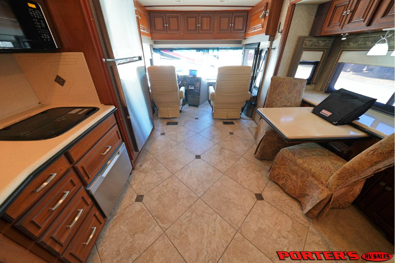 A photo of this 2010 Itasca ELLIPSE 40BD