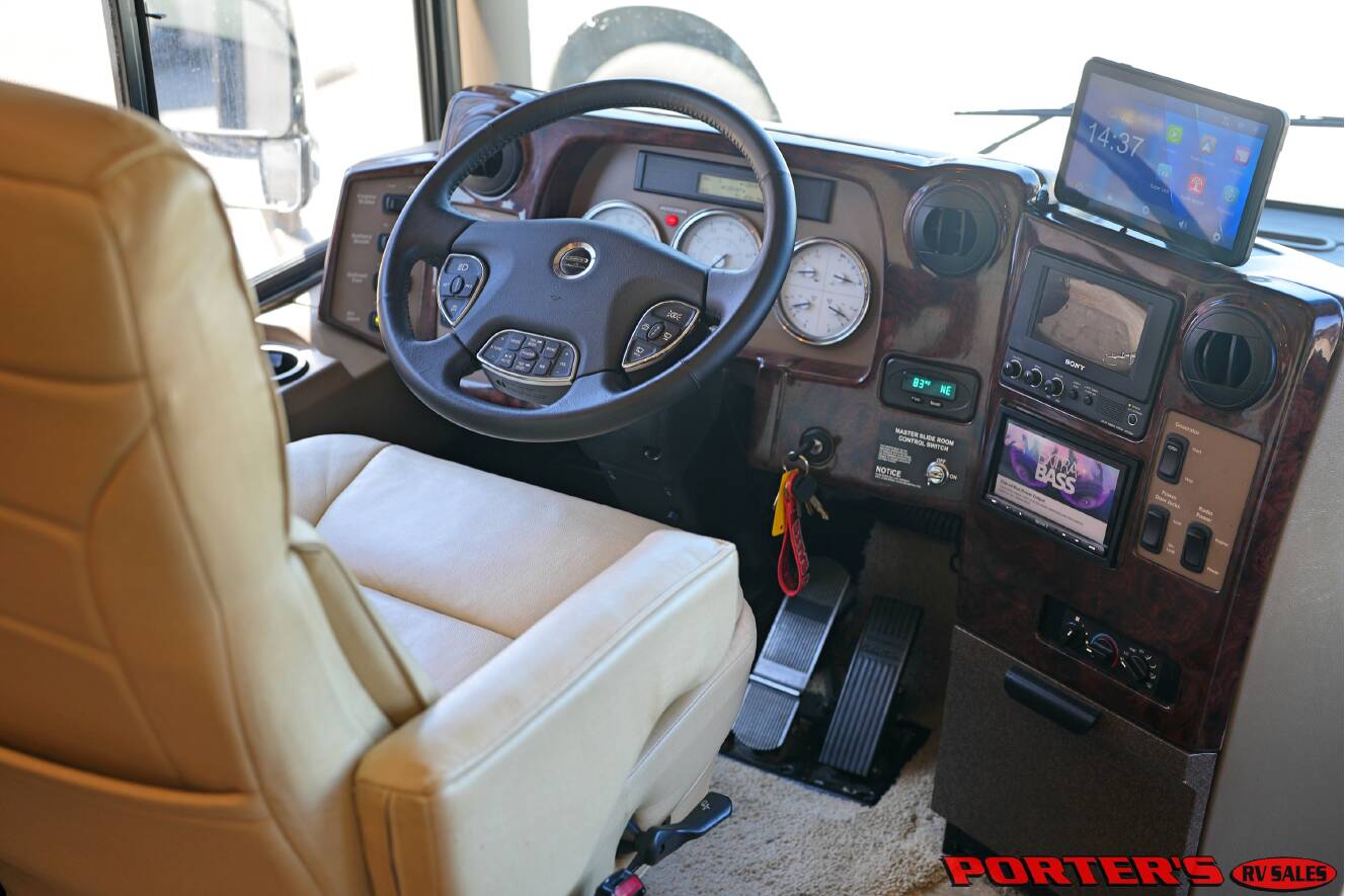 A photo of this 2010 Itasca ELLIPSE 40BD