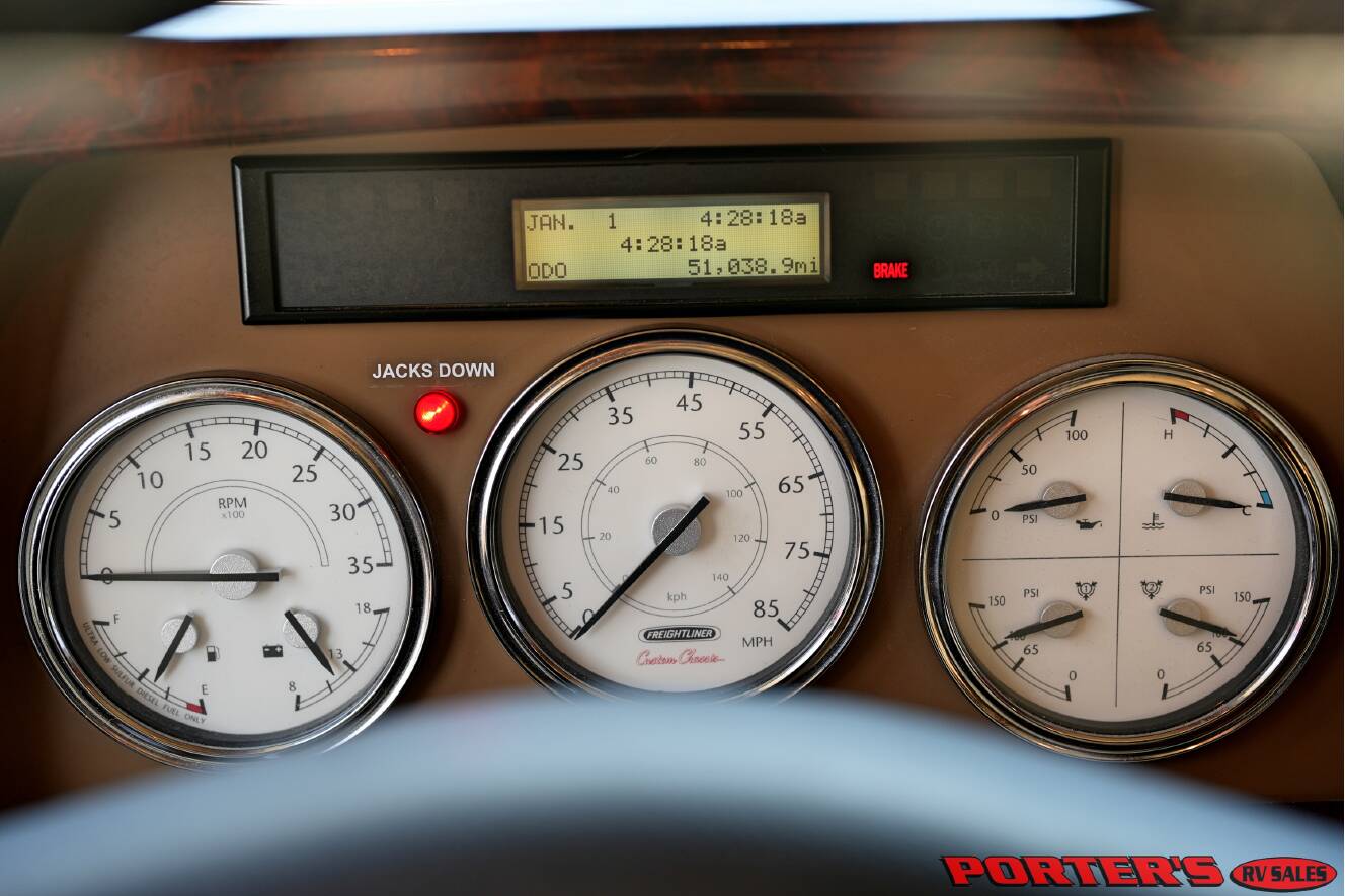 A photo of this 2010 Itasca ELLIPSE 40BD