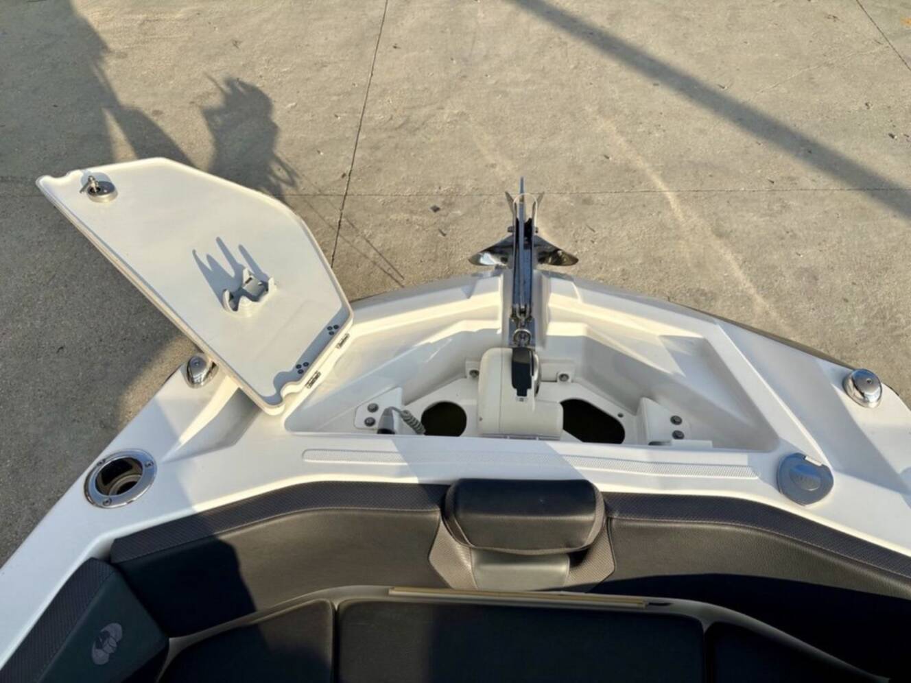 A photo of this 2023 Scarab 285 Id