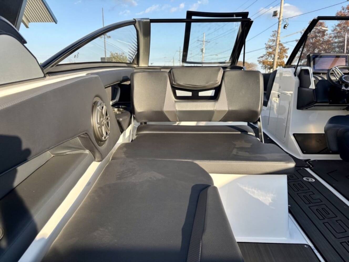 A photo of this 2023 Scarab 285 Id