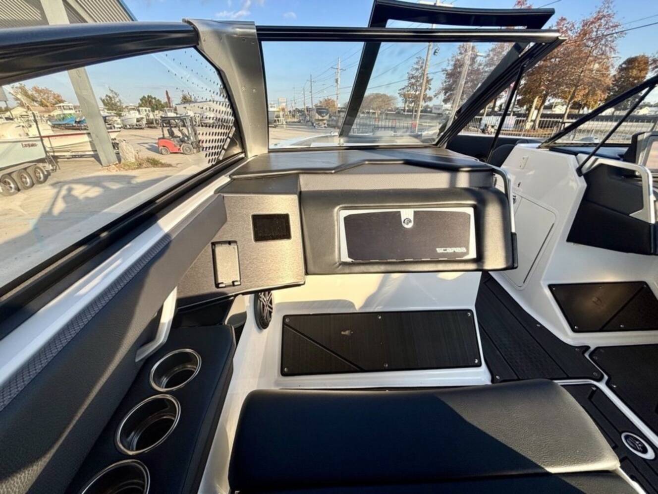 A photo of this 2023 Scarab 285 Id