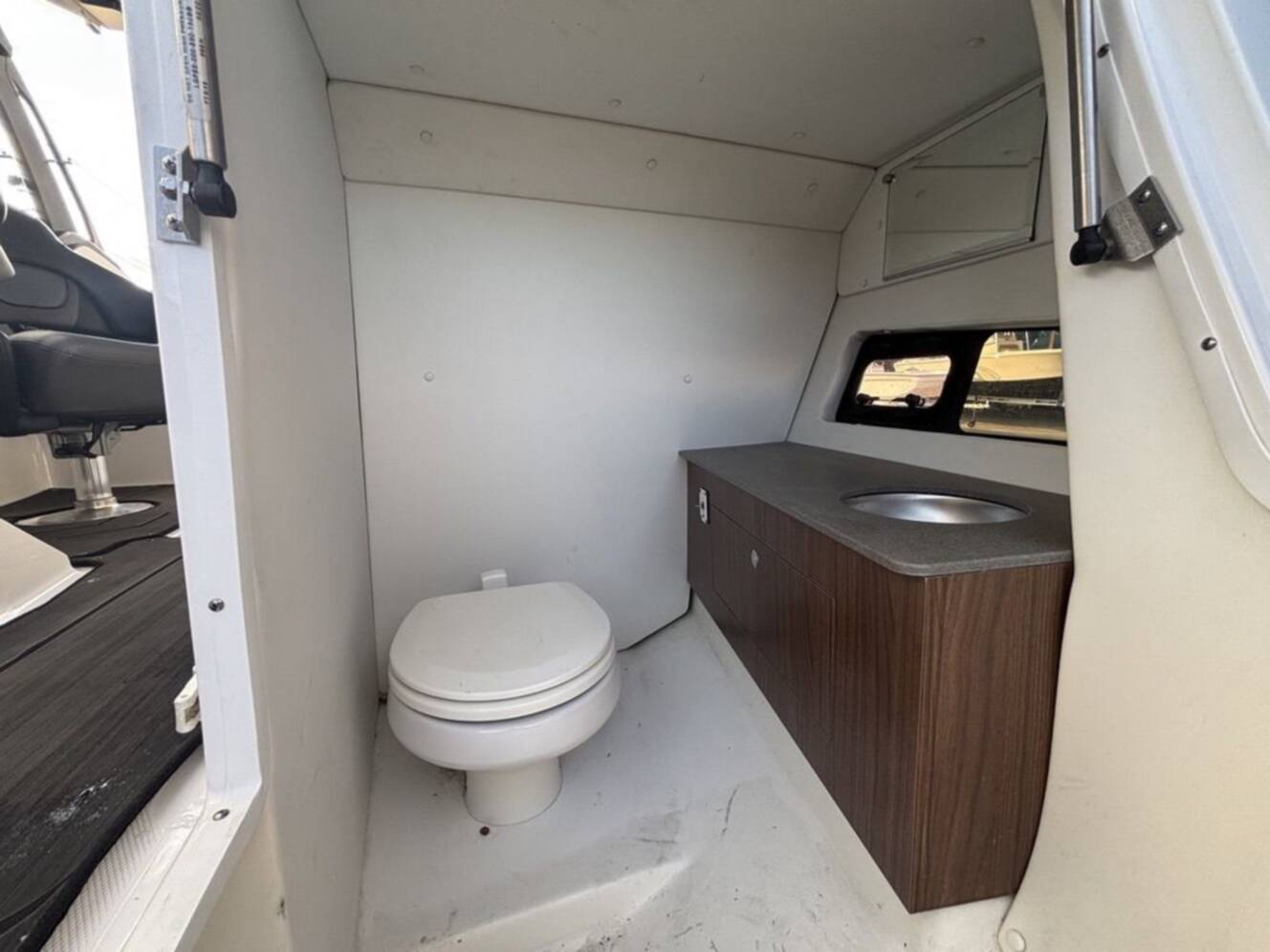 A photo of this 2023 Scarab 285 Id
