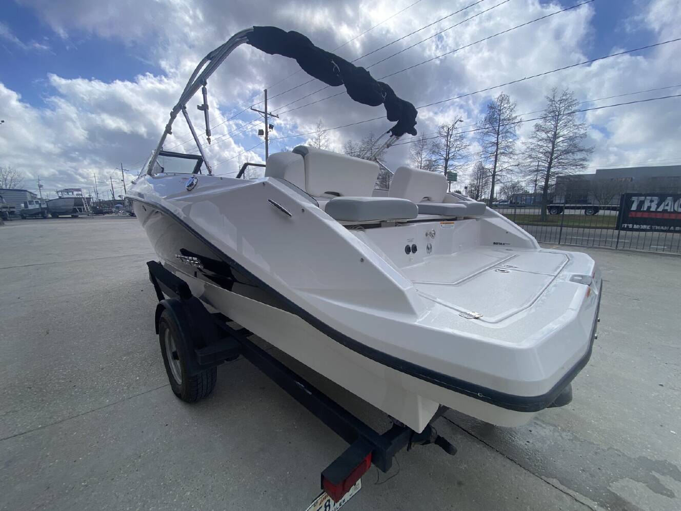 A photo of this 2018 Scarab 215 G