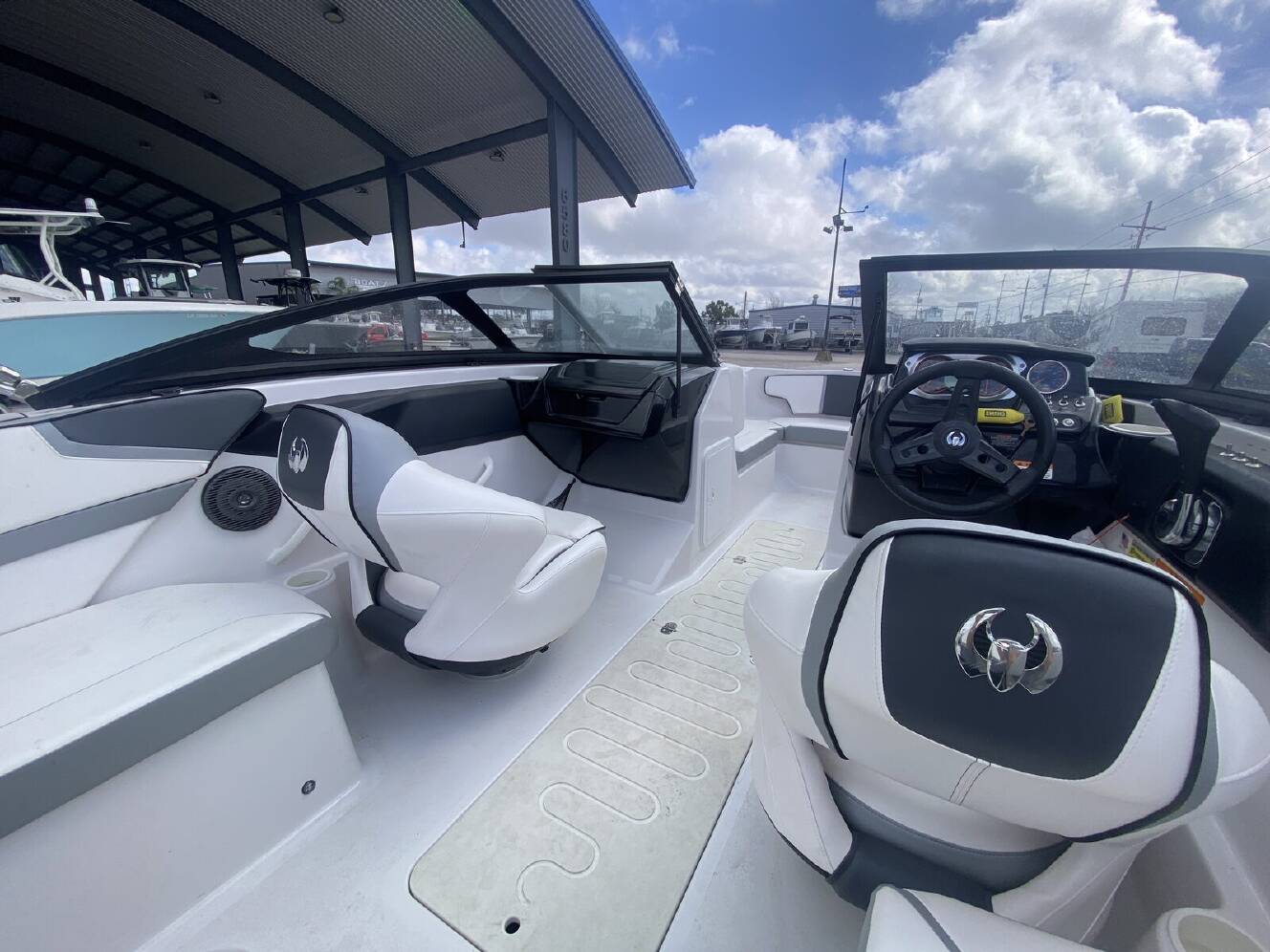 A photo of this 2018 Scarab 215 G