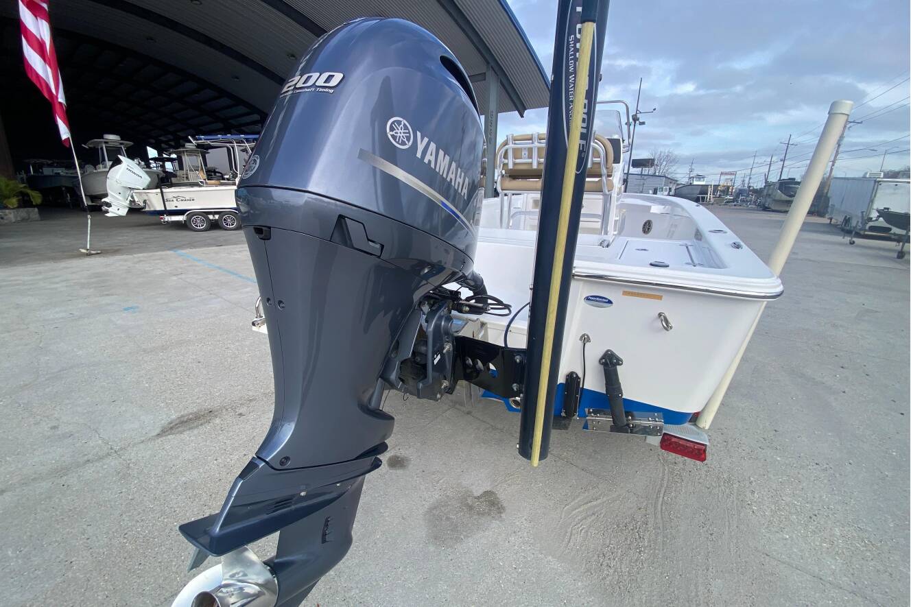 A photo of this 2015 Sportsman Masters 227 Bay Boat
