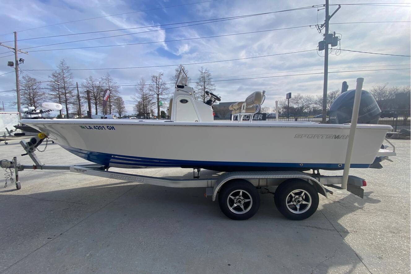 A photo of this 2015 Sportsman Masters 227 Bay Boat