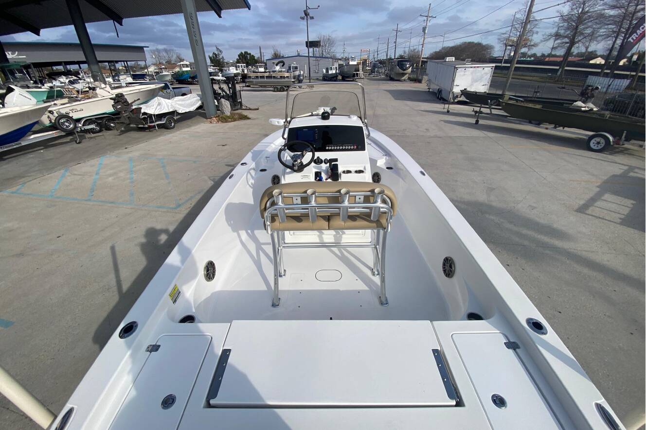 A photo of this 2015 Sportsman Masters 227 Bay Boat