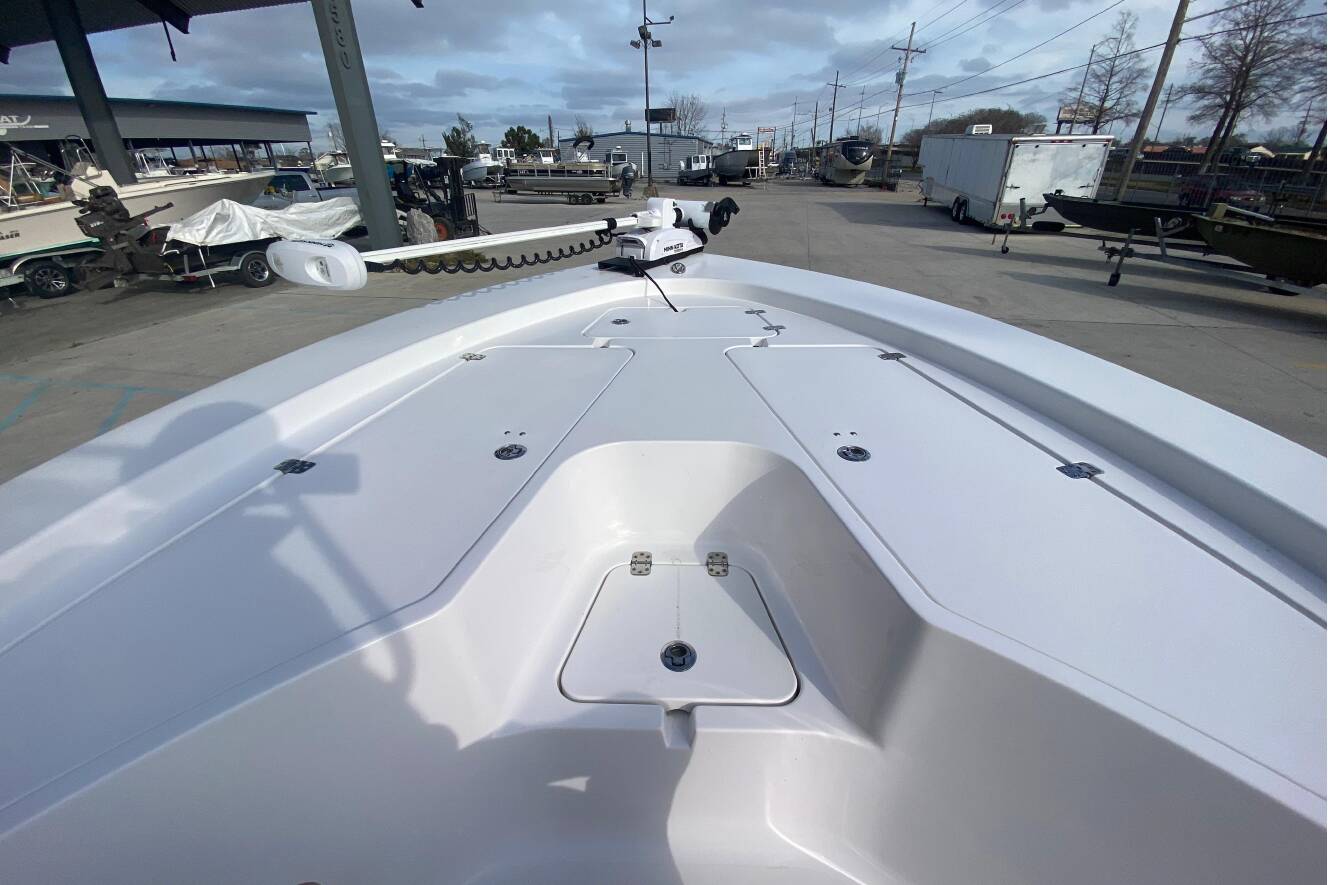 A photo of this 2015 Sportsman Masters 227 Bay Boat
