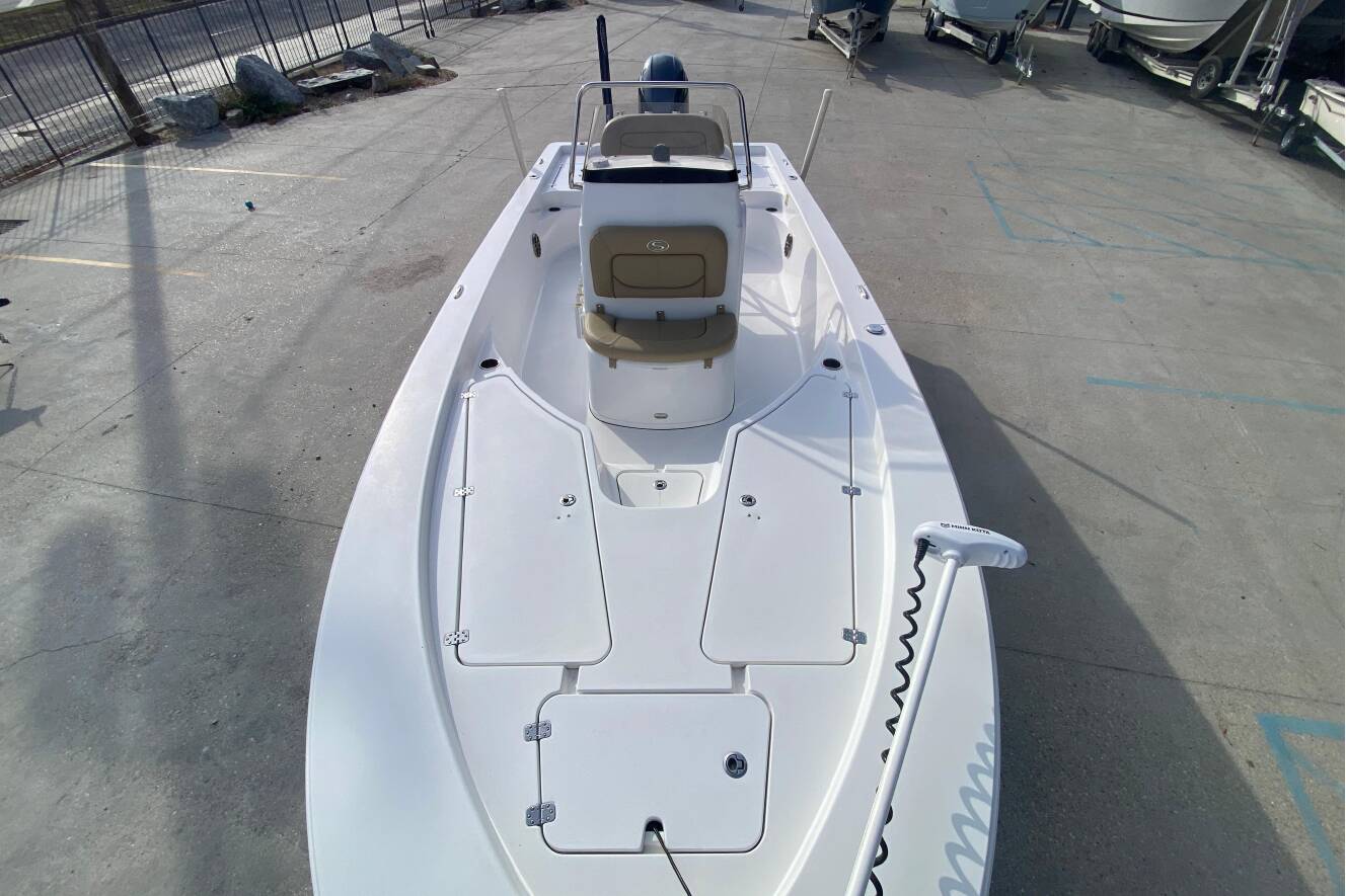 A photo of this 2015 Sportsman Masters 227 Bay Boat