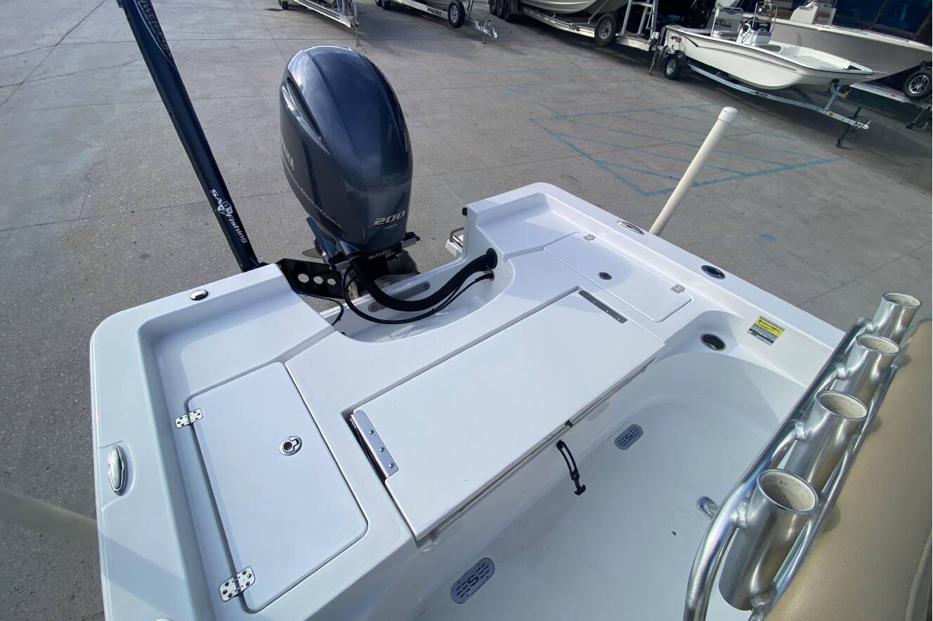 A photo of this 2015 Sportsman Masters 227 Bay Boat