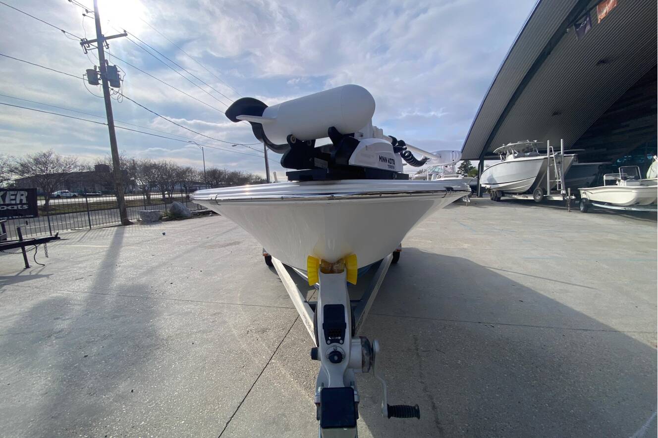 A photo of this 2015 Sportsman Masters 227 Bay Boat