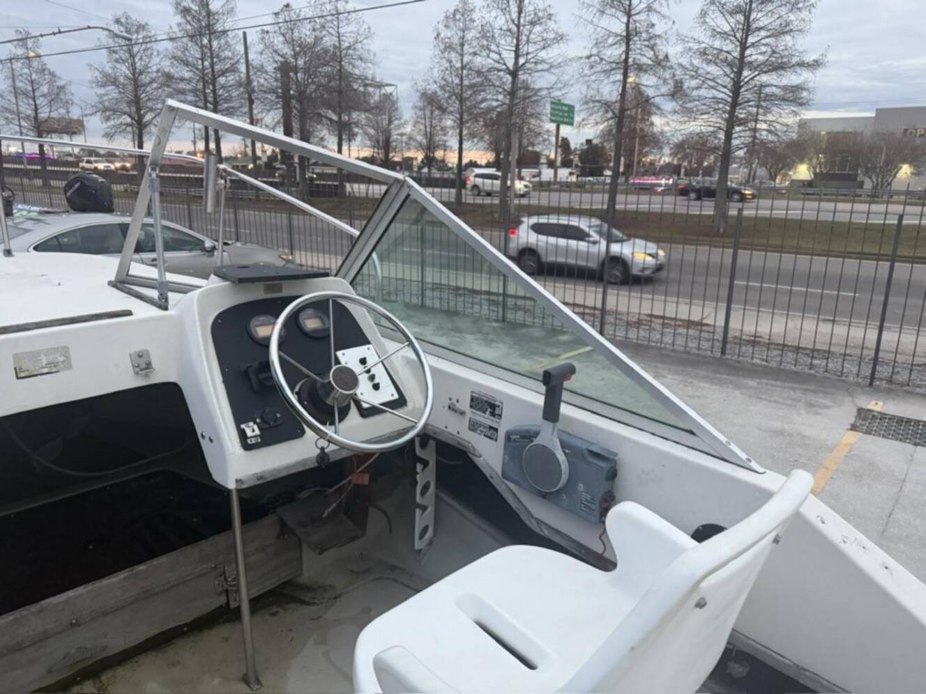 A photo of this 1977 Boston Whaler 21 Revenge