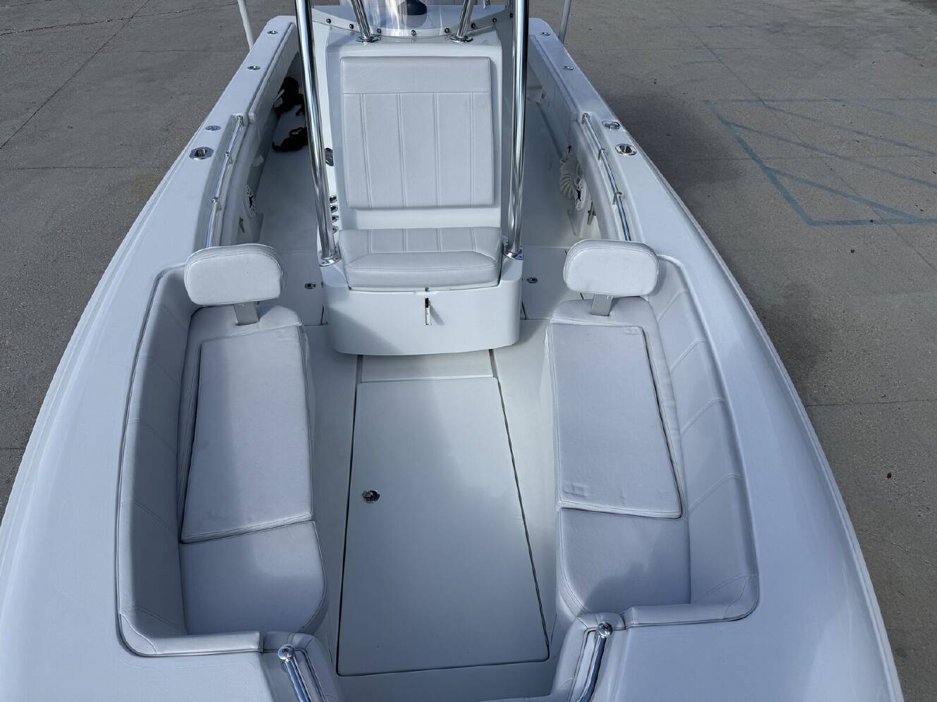 A photo of this 2025 Contender T 25T