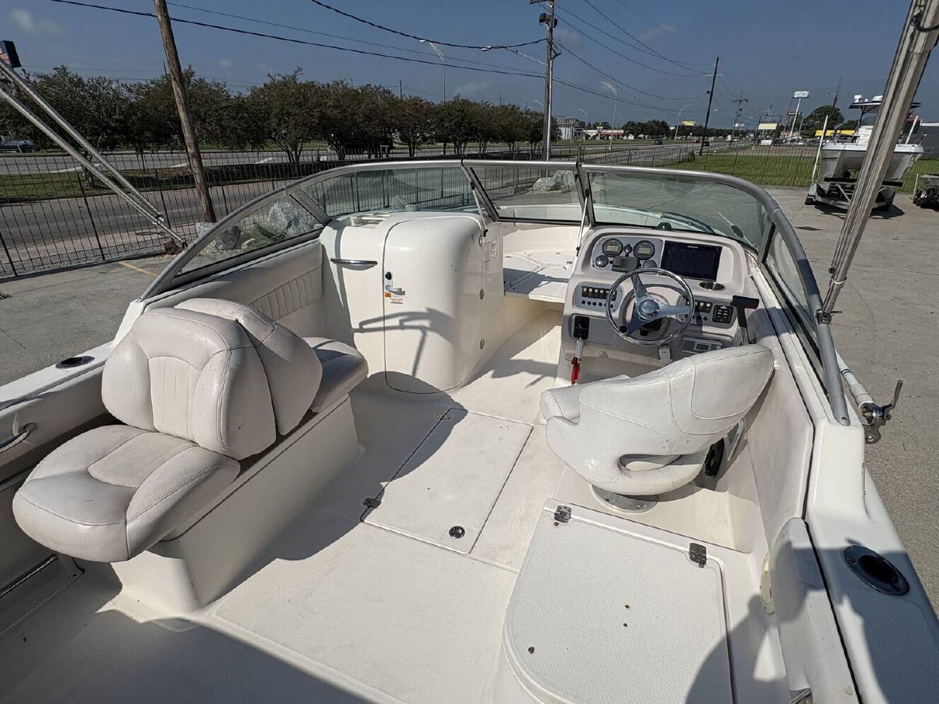 A photo of this 2006 Robalo R227 Dual Console