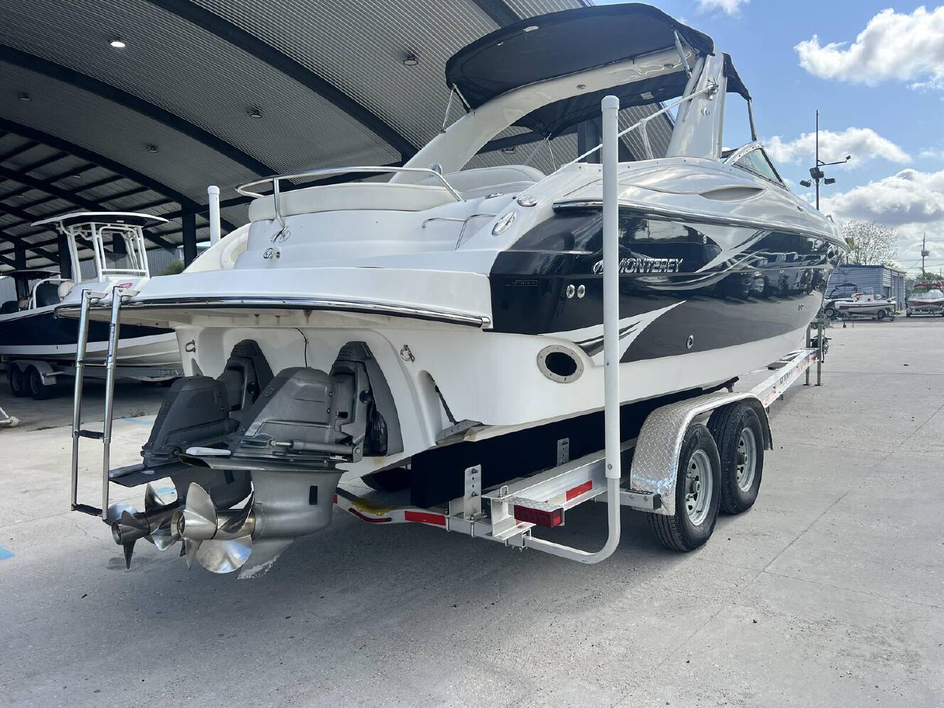 A photo of this 2007 Monterey 318Ssx