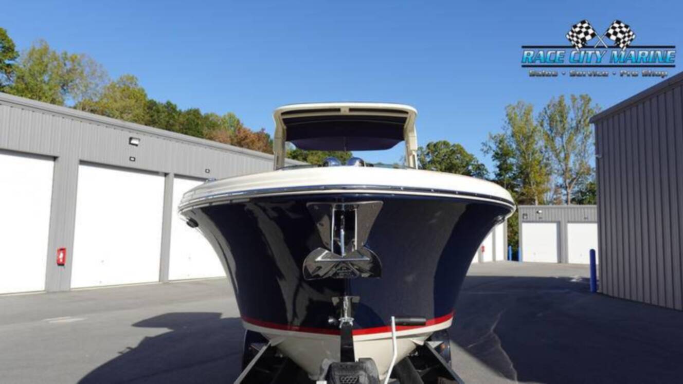 A photo of this 2025 Chris Craft 28GT