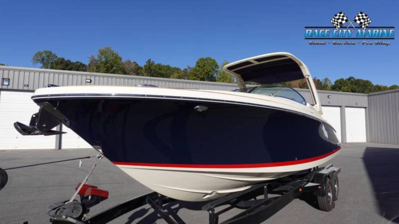 A photo of this 2025 Chris Craft 28GT