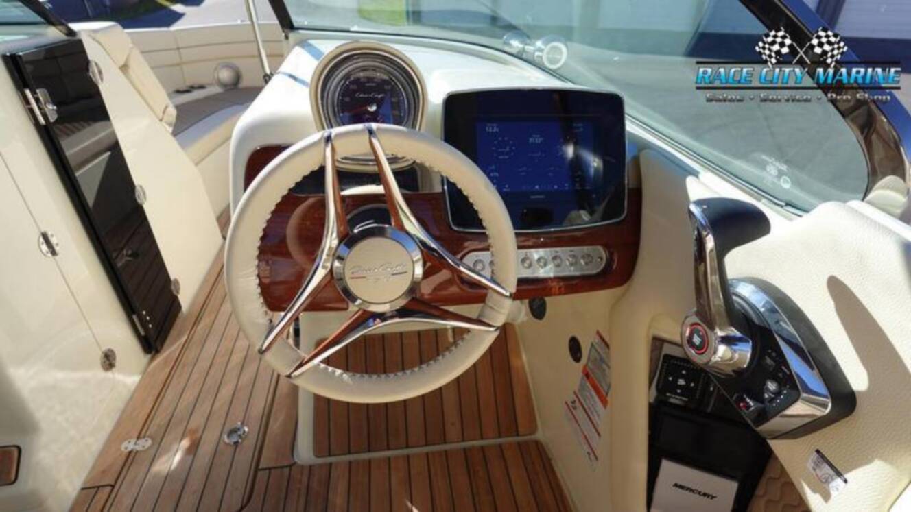 A photo of this 2025 Chris Craft 28GT