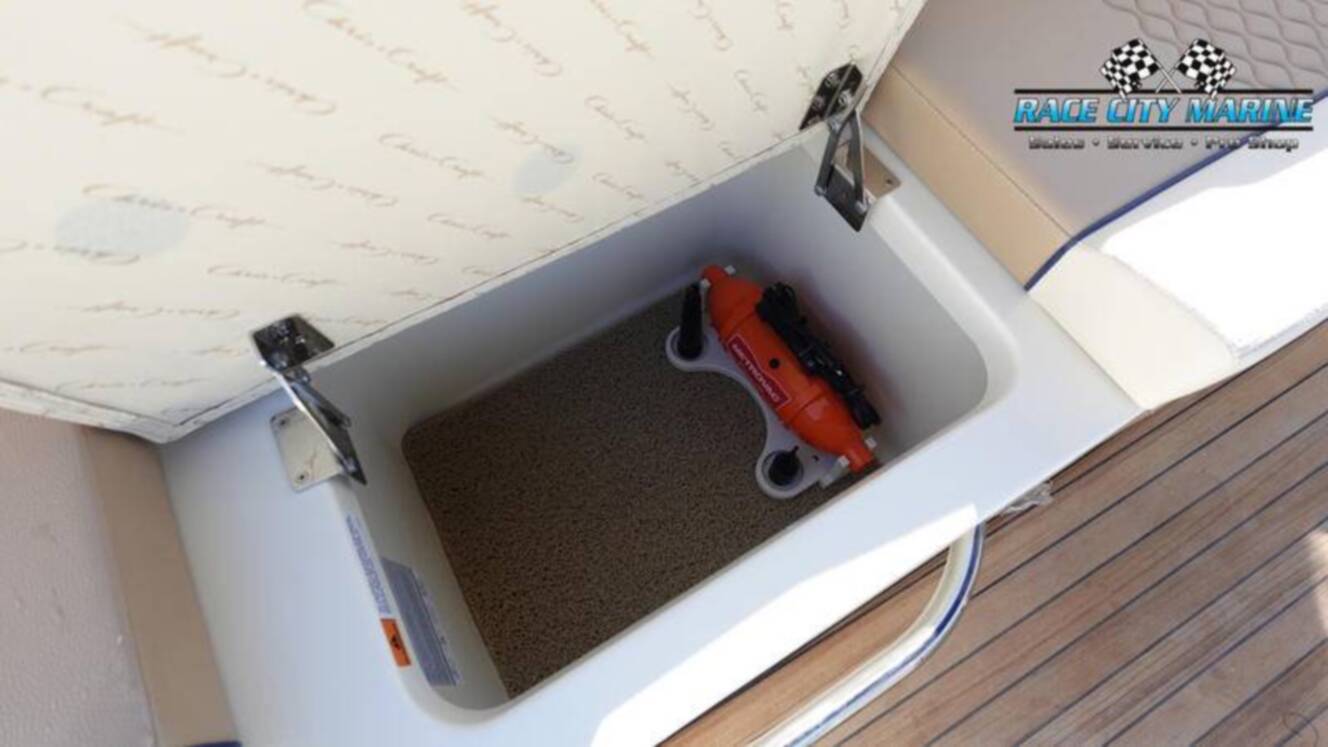A photo of this 2025 Chris Craft 28GT