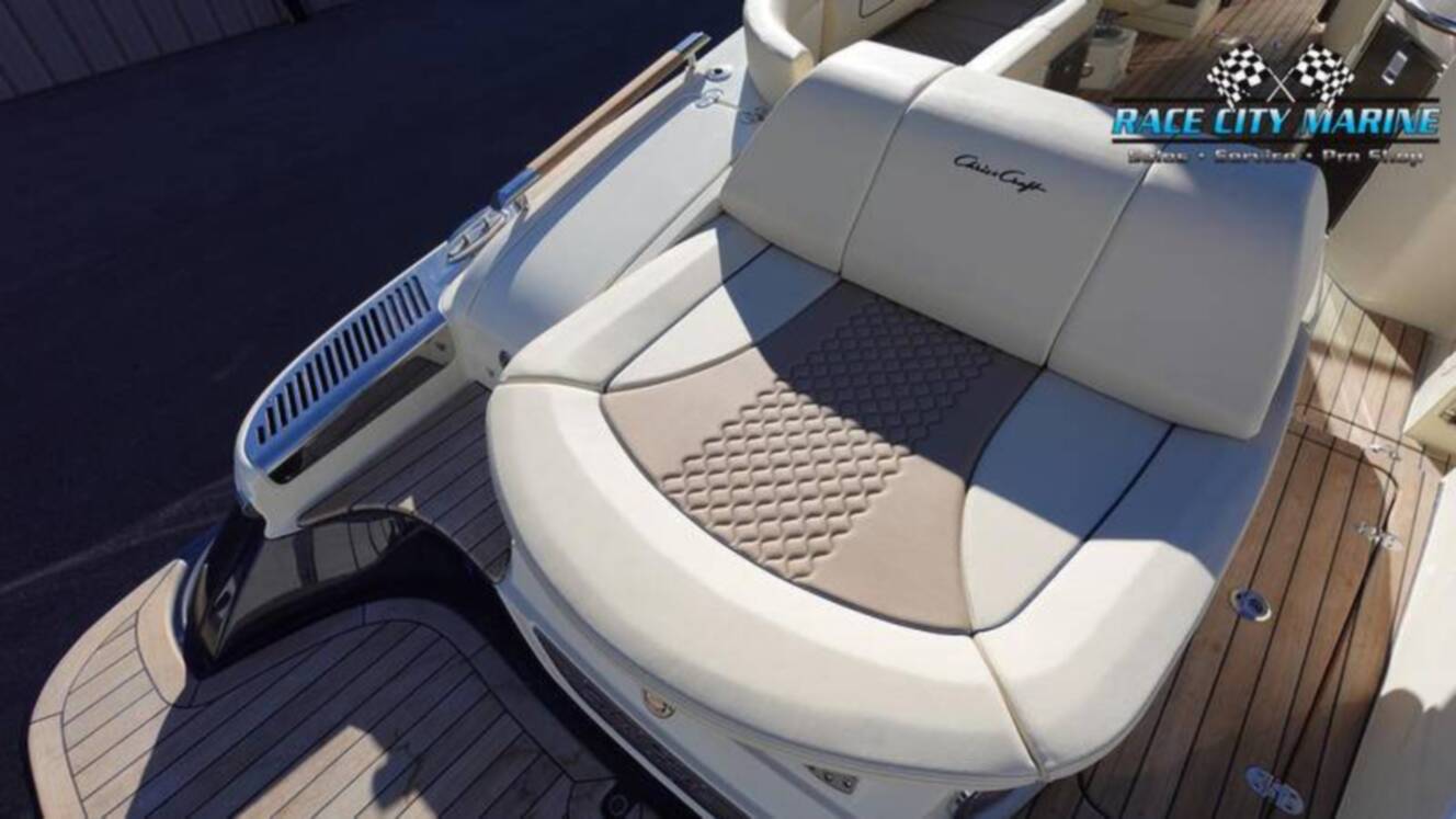 A photo of this 2025 Chris Craft 28GT