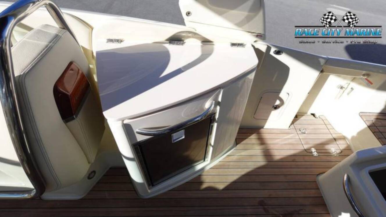 A photo of this 2025 Chris Craft 28GT