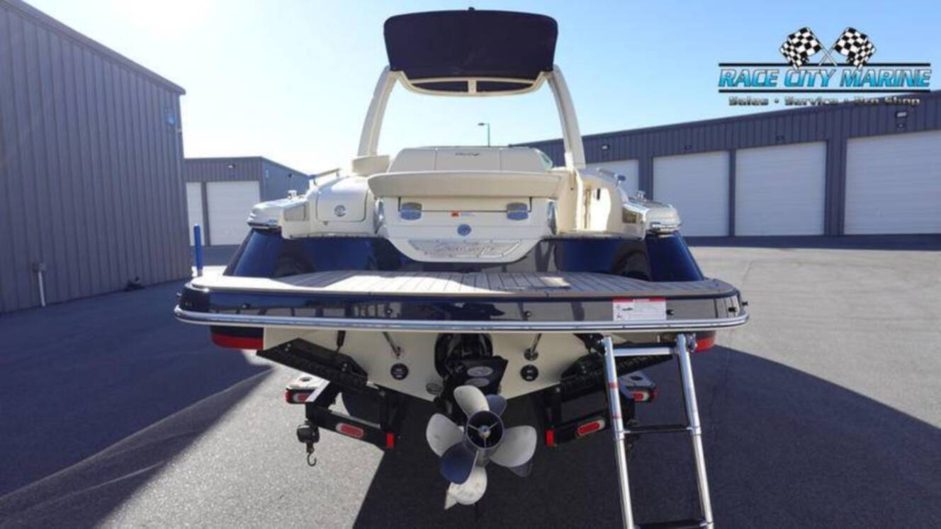 A photo of this 2025 Chris Craft 28GT