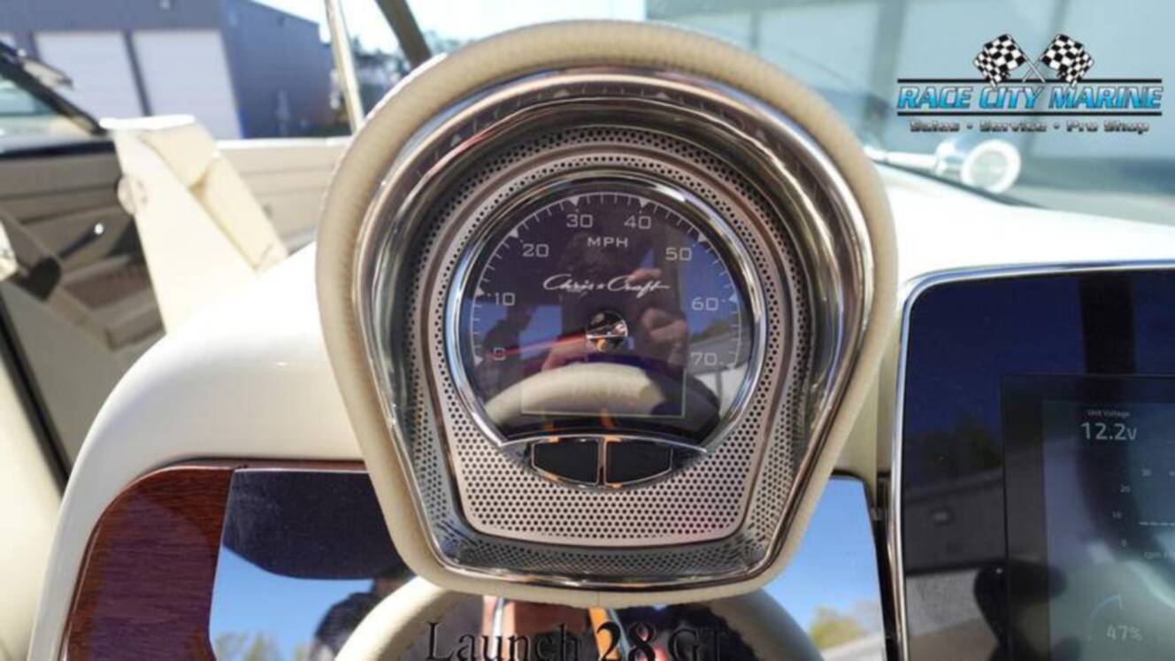 A photo of this 2025 Chris Craft 28GT