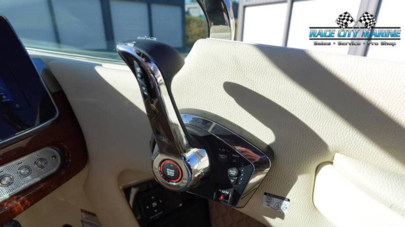 A photo of this 2025 Chris Craft 28GT