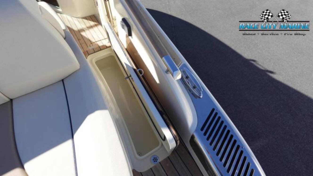 A photo of this 2025 Chris Craft 28GT