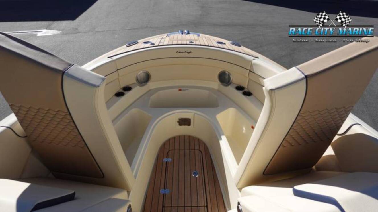 A photo of this 2025 Chris Craft 28GT