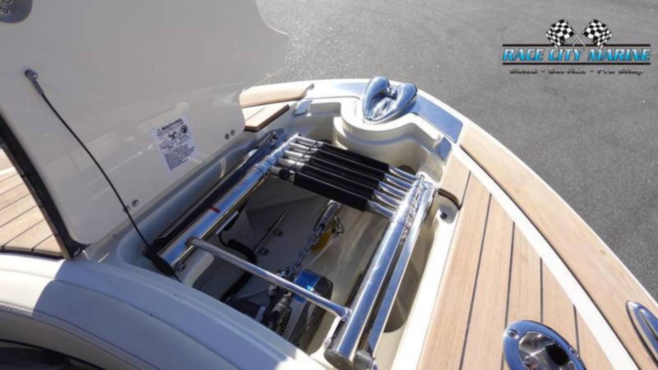 A photo of this 2025 Chris Craft 28GT