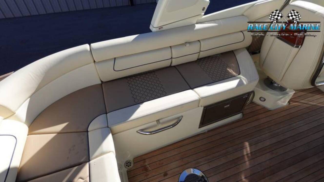 A photo of this 2025 Chris Craft 28GT