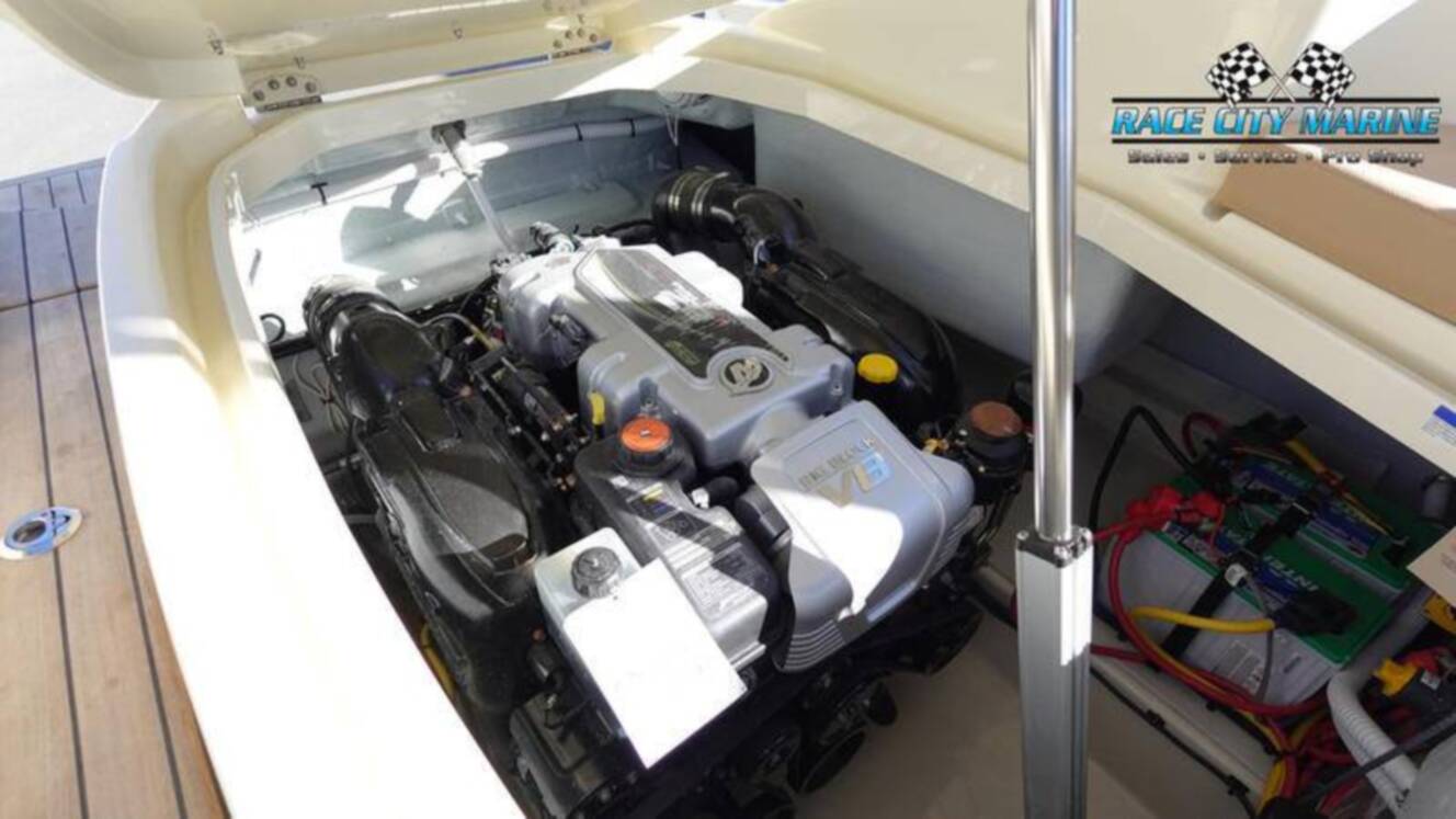 A photo of this 2025 Chris Craft 28GT