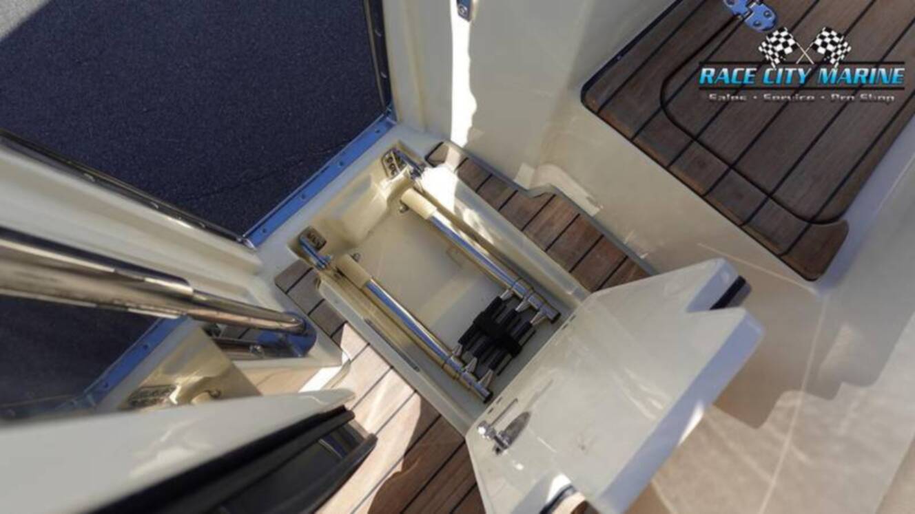 A photo of this 2025 Chris Craft 28GT