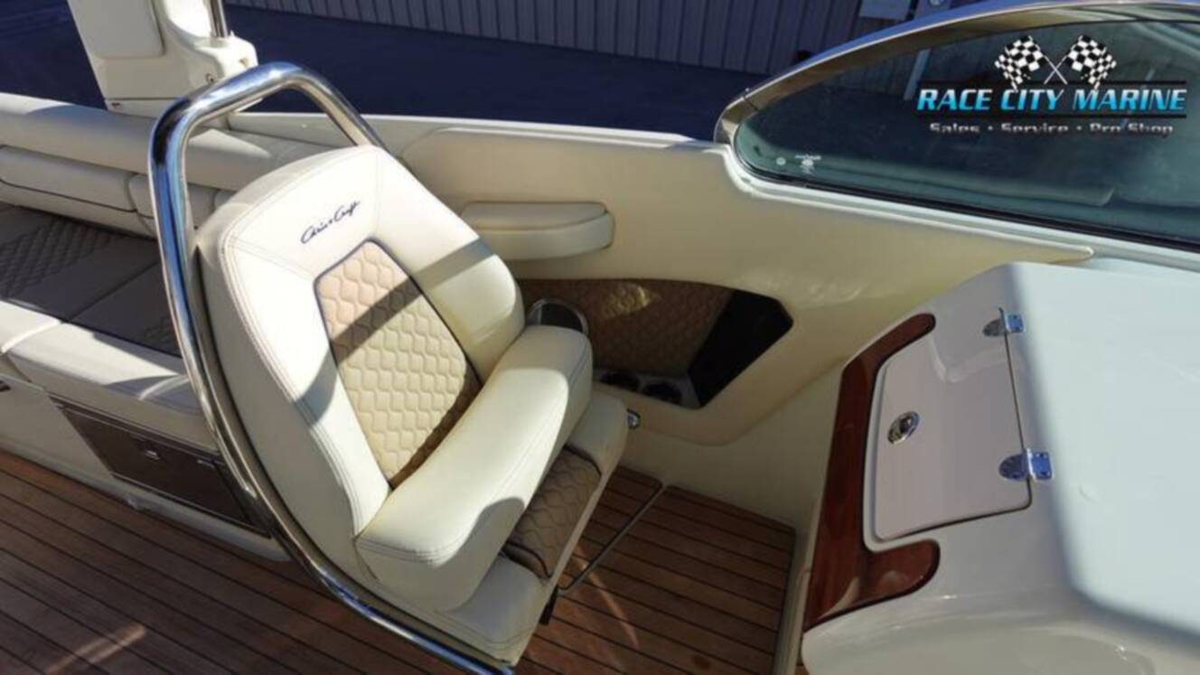 A photo of this 2025 Chris Craft 28GT