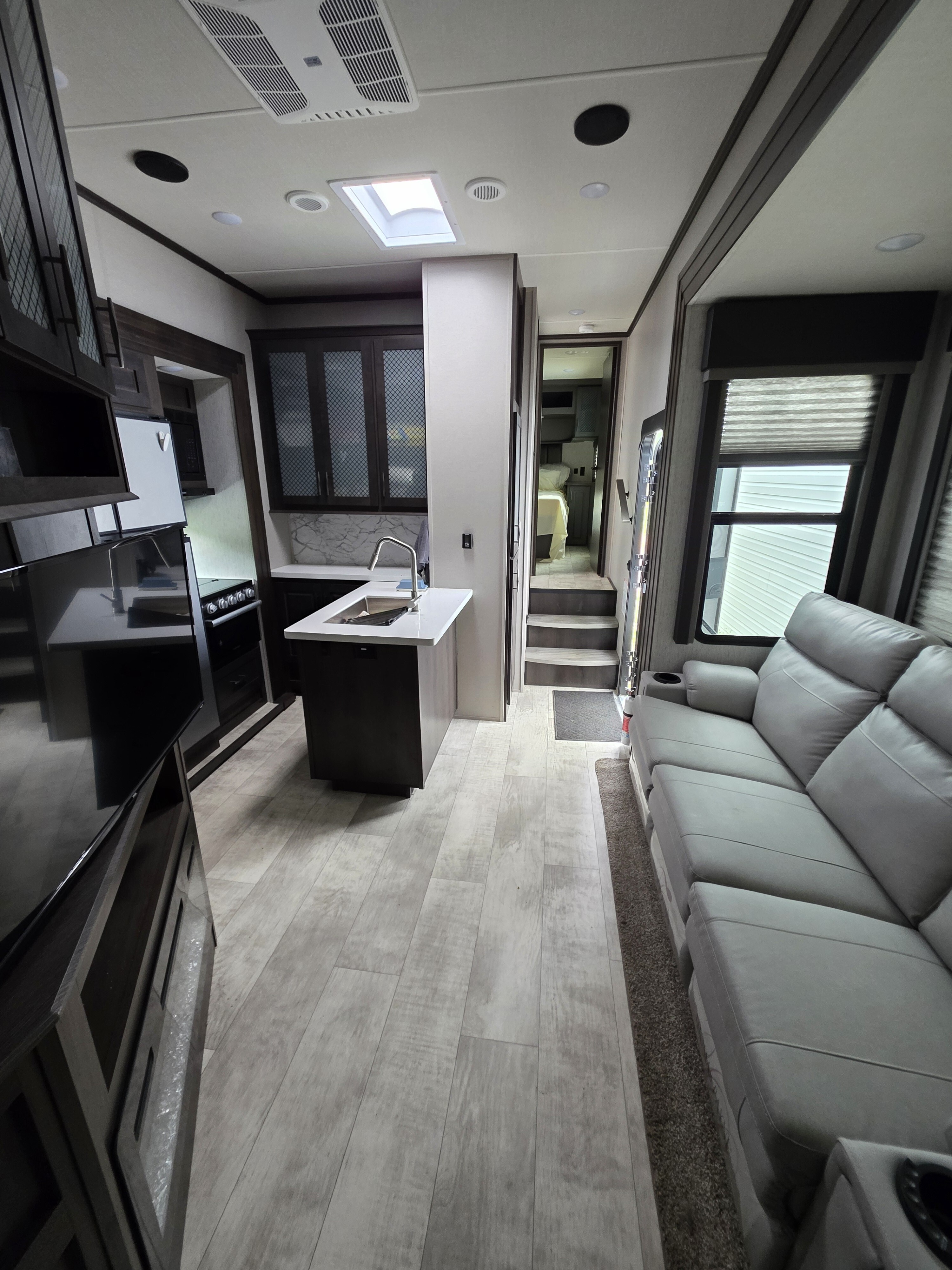 2023 Grand Design MOMENTUM G-CLASS 320G RV